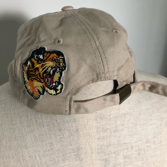 Twelve Conference Hat with Tiger - Picture 3 of 5